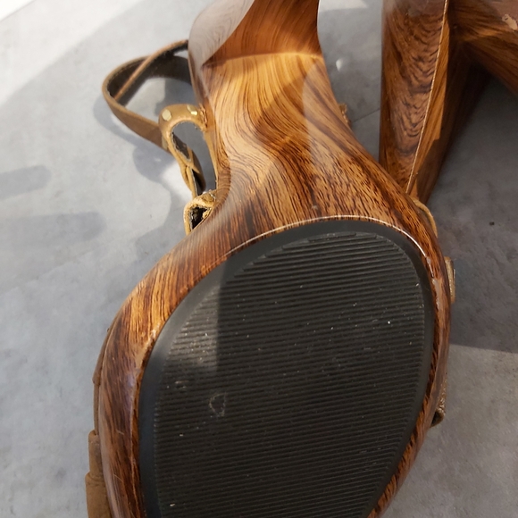 Cute wooden heels - Picture 3 of 4